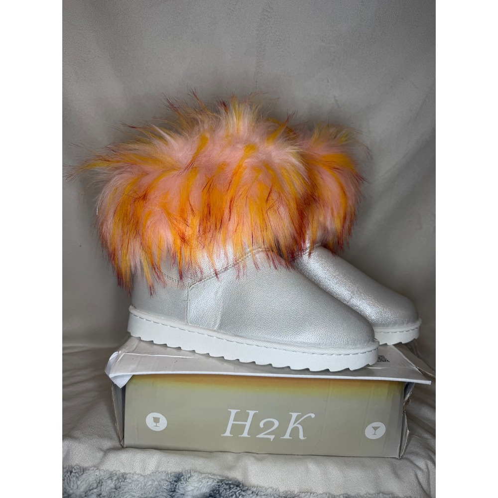 H2K Sunset Faux Fur Boots Silver Metallic Women's Size 11 - Like New